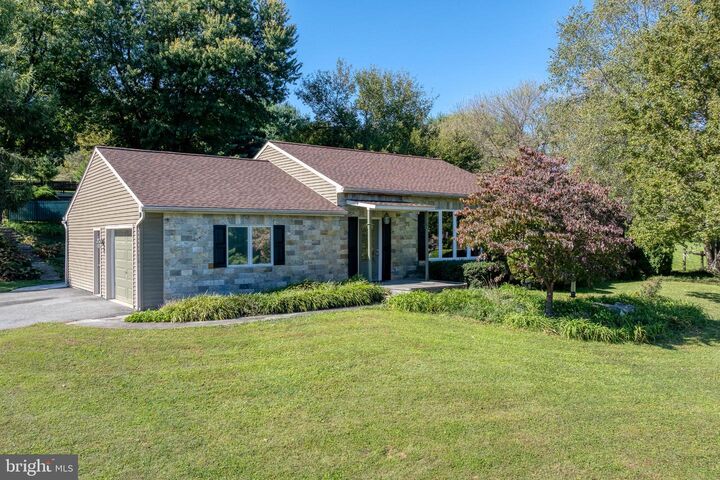 Property Photo:  440 Schoolhouse Road  PA 17560 