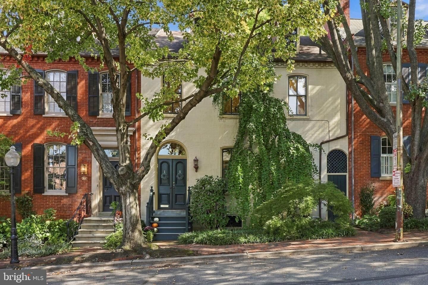 Property Photo: 109 S Duke Street PA 17602
