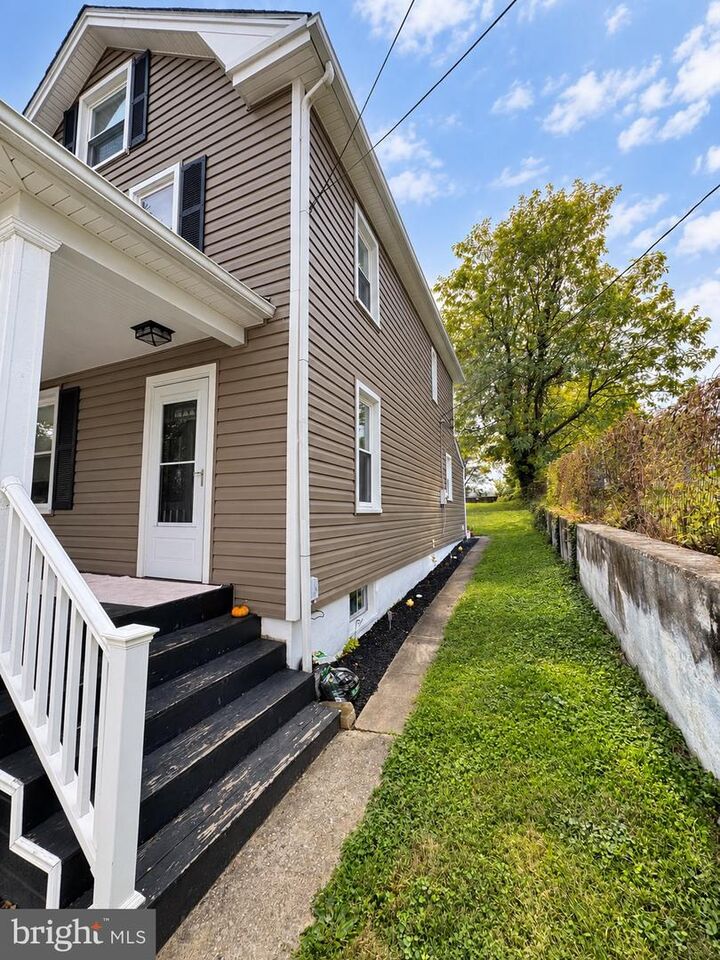 Property Photo: 114 W B Street MD 21716