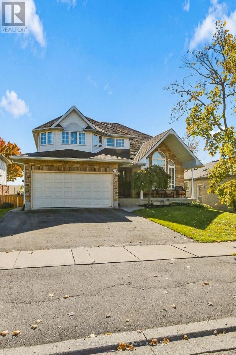 Property Photo:  58 Pheasant Run Drive  ON N1C 1E4 