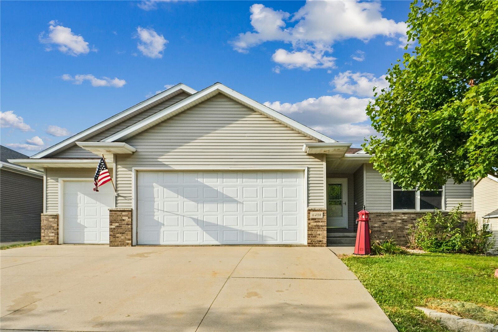 Property Photo:  6408 Palmetto Circle SW  IA 52404 