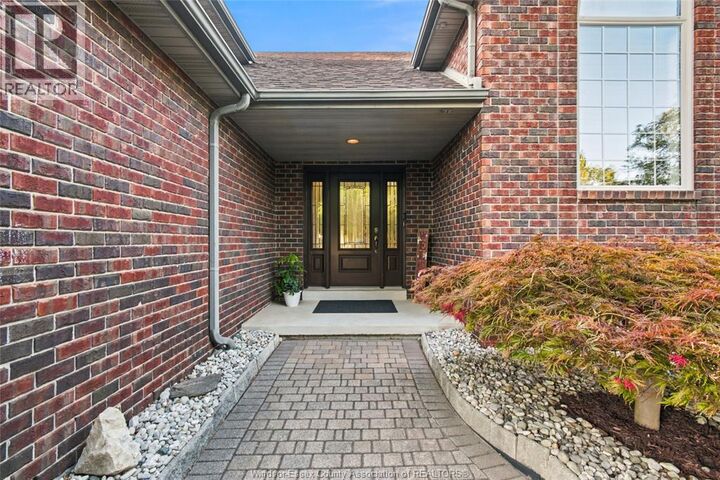 Property Photo:  5929 Rosewood Crescent  ON N9J 3L7 