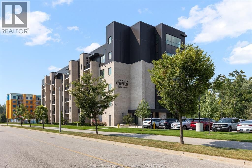 Property Photo: 1826 Wyoming Avenue 105 ON N9H 0P6