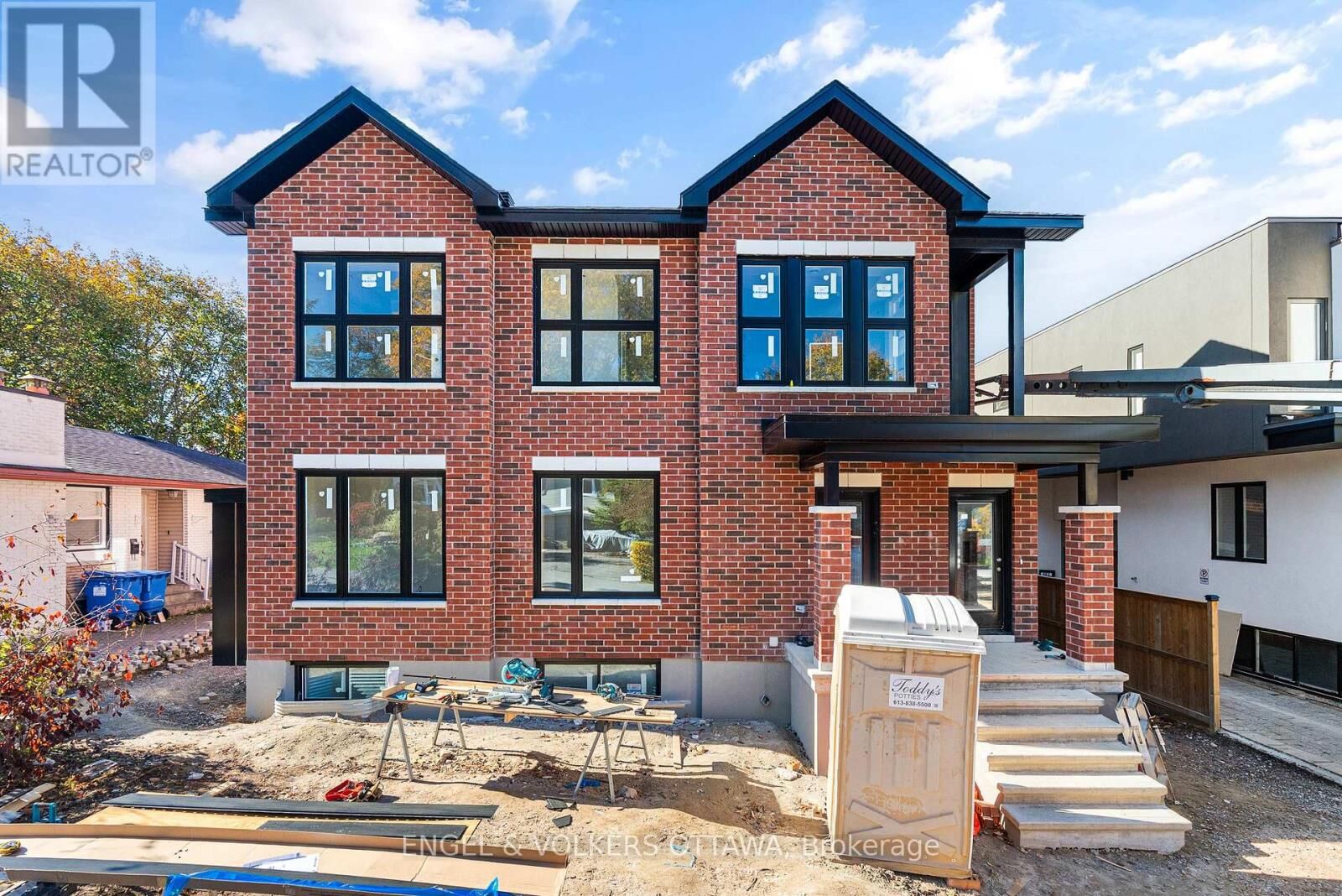 Property Photo:  422 Hartleigh Avenue B  ON K2B 5J4 