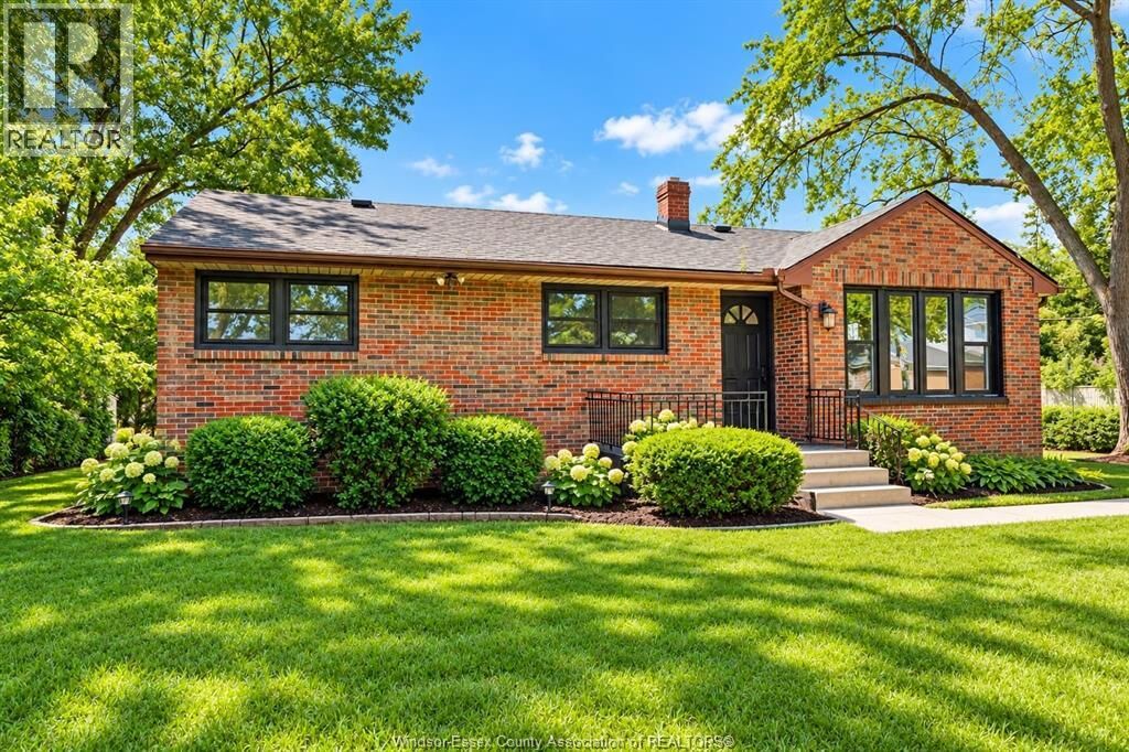 Property Photo:  1905 Norfolk Street  ON N9E 1H6 