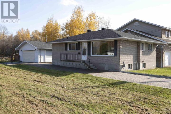 Photo de la propriété:  63 Murton Ave  ON P6C 4G5 