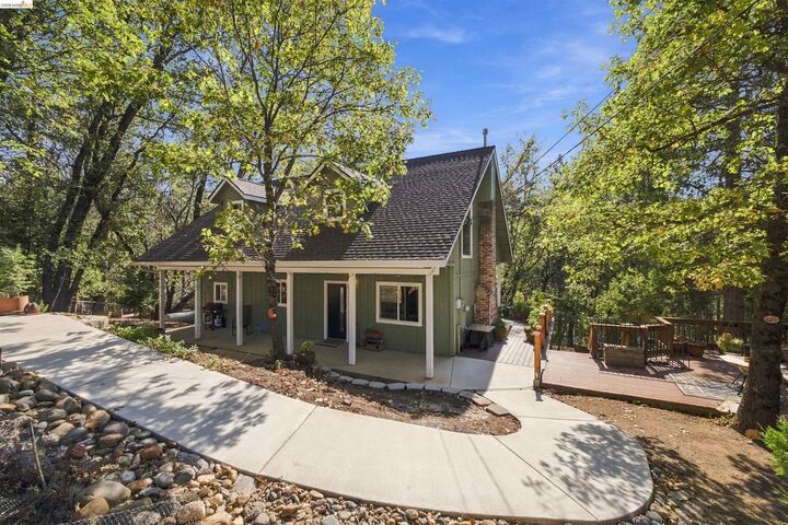Property Photo:  17093 Palomino Lane  CA 95370 