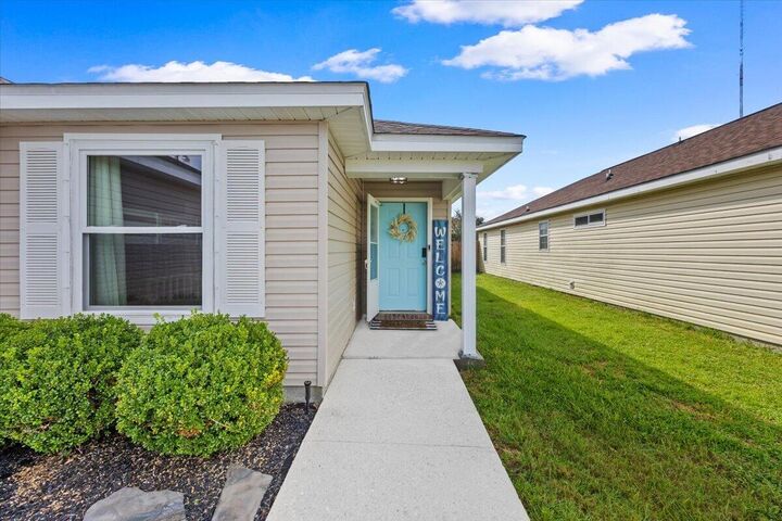Property Photo: 5589 Shadow Shore Place FL 32563