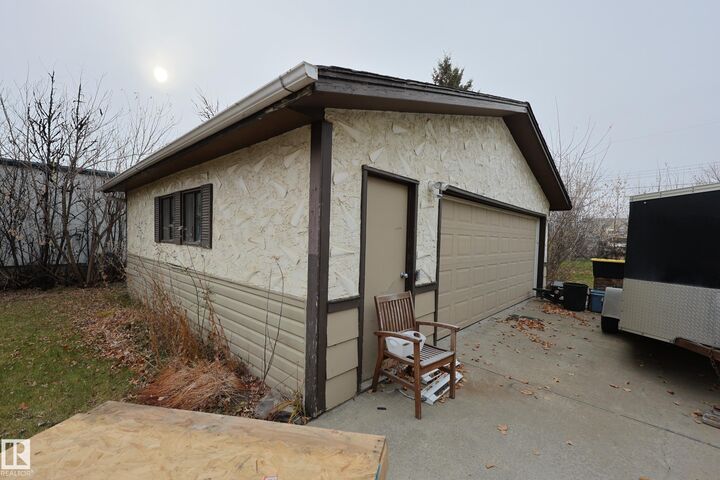 Property Photo:  10008 104 Street  AB T8R 1A5 