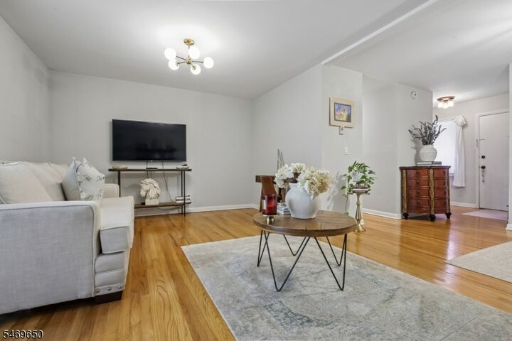 Property Photo:  4 Fairview Pl 3  NJ 07960 