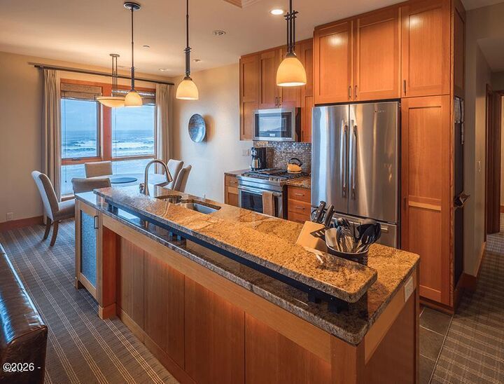 Property Photo: 33000 Cape Kiwanda Dr Unit 7 Wk 32 OR 97135