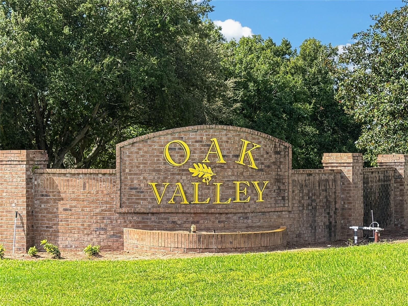 Property Photo:  1048 Hill Mount Drive  FL 34715 