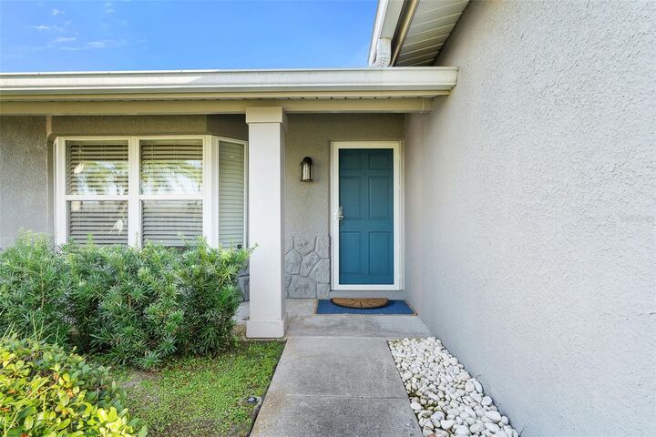 Property Photo: 11450 48th Avenue N FL 33708