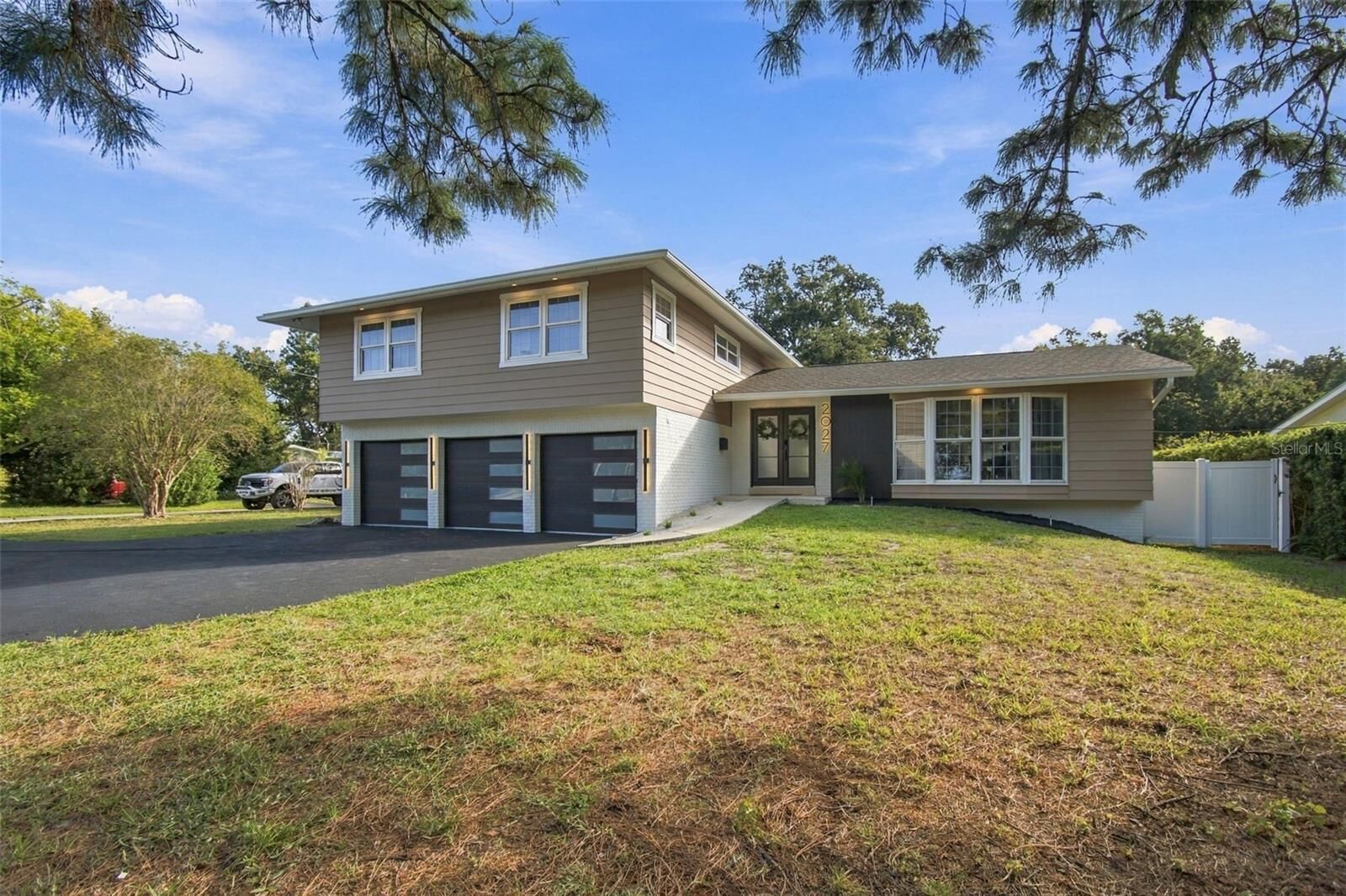 Property Photo:  2027 Park Street N  FL 33710 