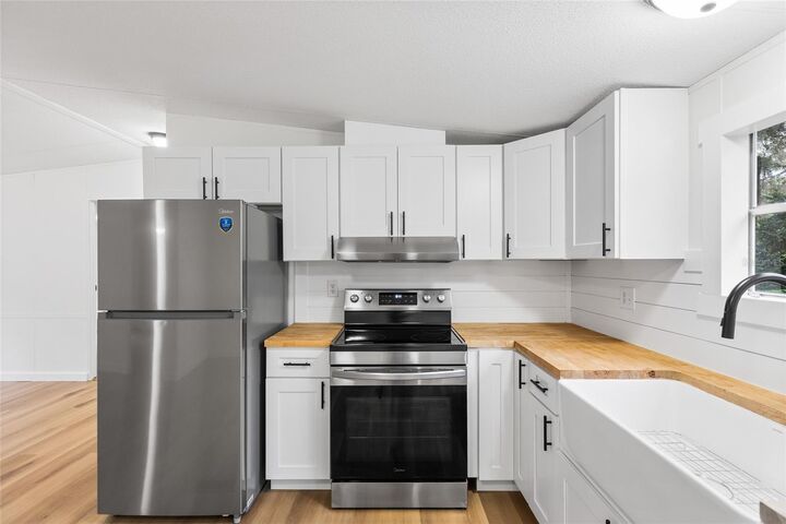 Property Photo:  23380 Lanett Street  FL 34601 
