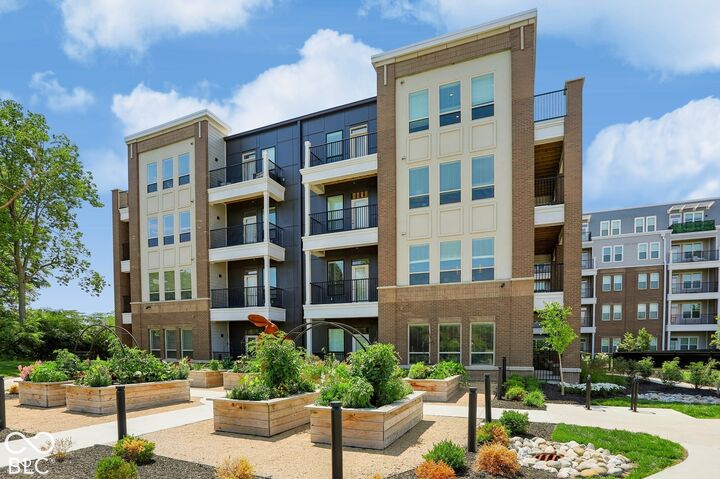 Property Photo:  13111 Old Meridian Street Apt 384  IN 46032 