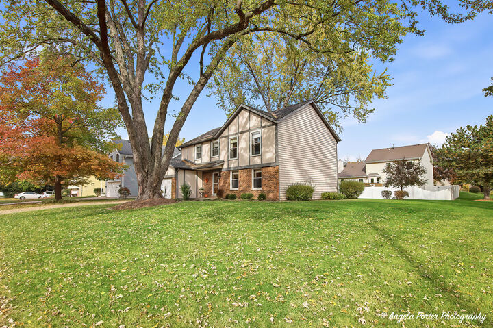 Property Photo:  849 Blue Mound Drive  IL 60014 