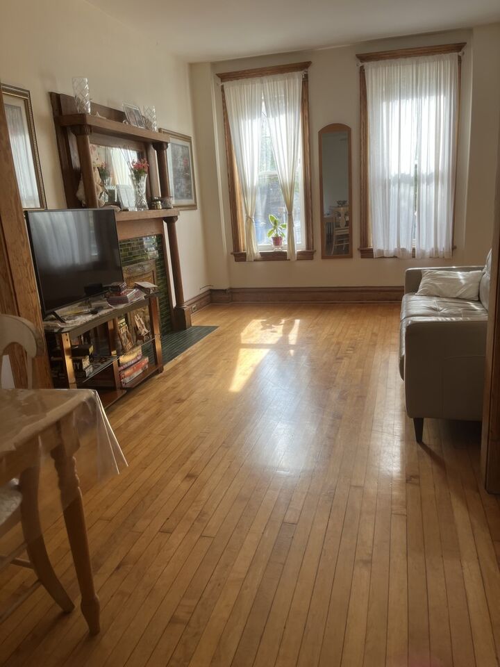 Property Photo:  1814 W Haddon Avenue  IL 60622 