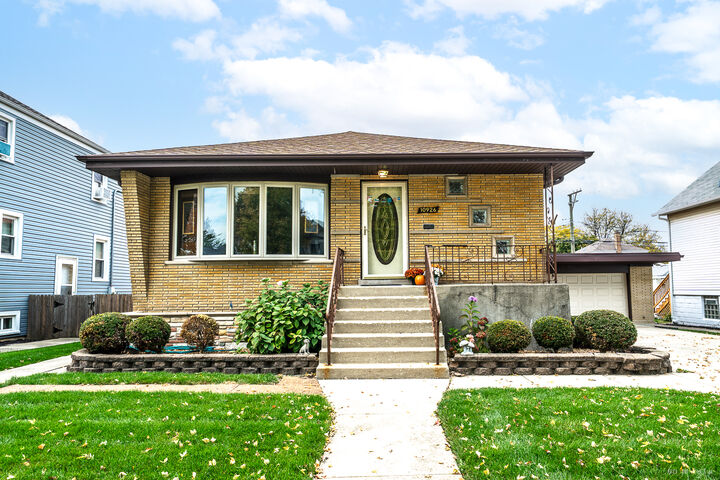 Property Photo: 10926 S Homan Avenue IL 60655