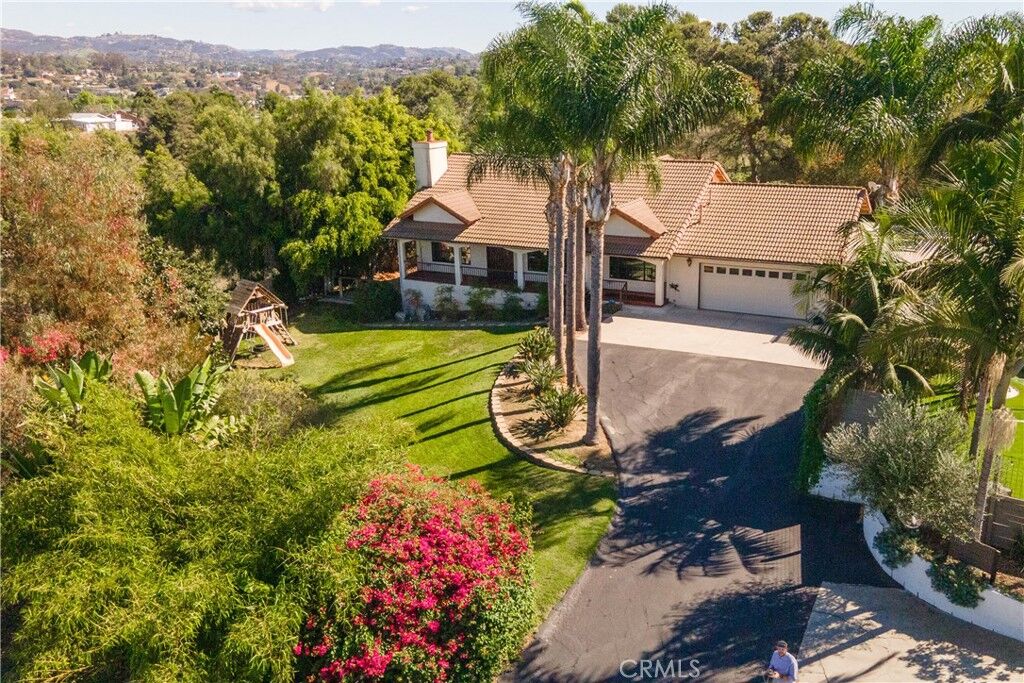 Property Photo:  1119 Vale View  CA 92081 