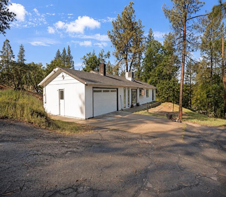 Property Photo:  4420 Pleasant Oak Court  CA 95667 