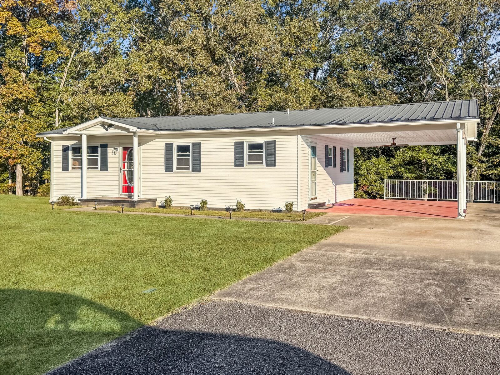 Property Photo: 159 Wynns Ferry Rd TN 37058