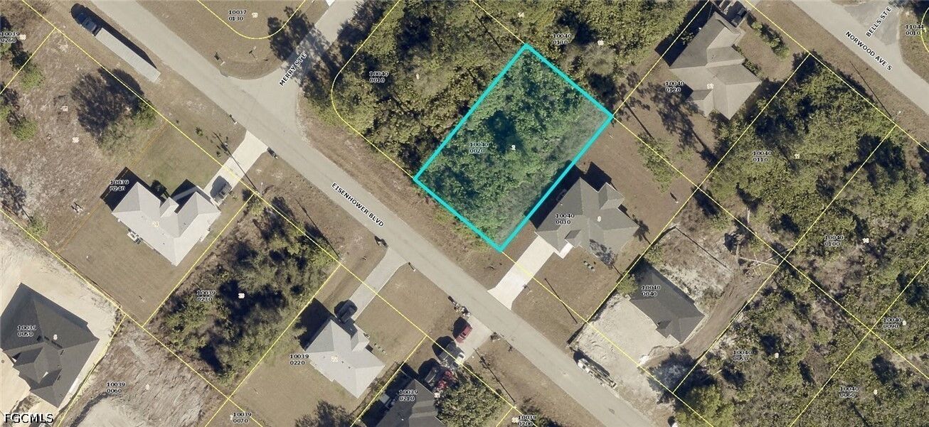 Property Photo: 409 Eisenhower Boulevard FL 33974