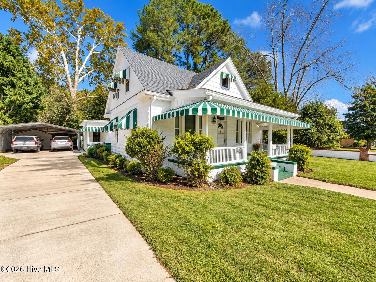 Property Photo:  105 E High Street  NC 27855 