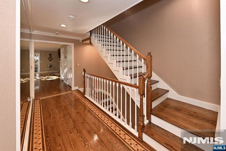 Property Photo:  45 Whitney Hill  NJ 07656 