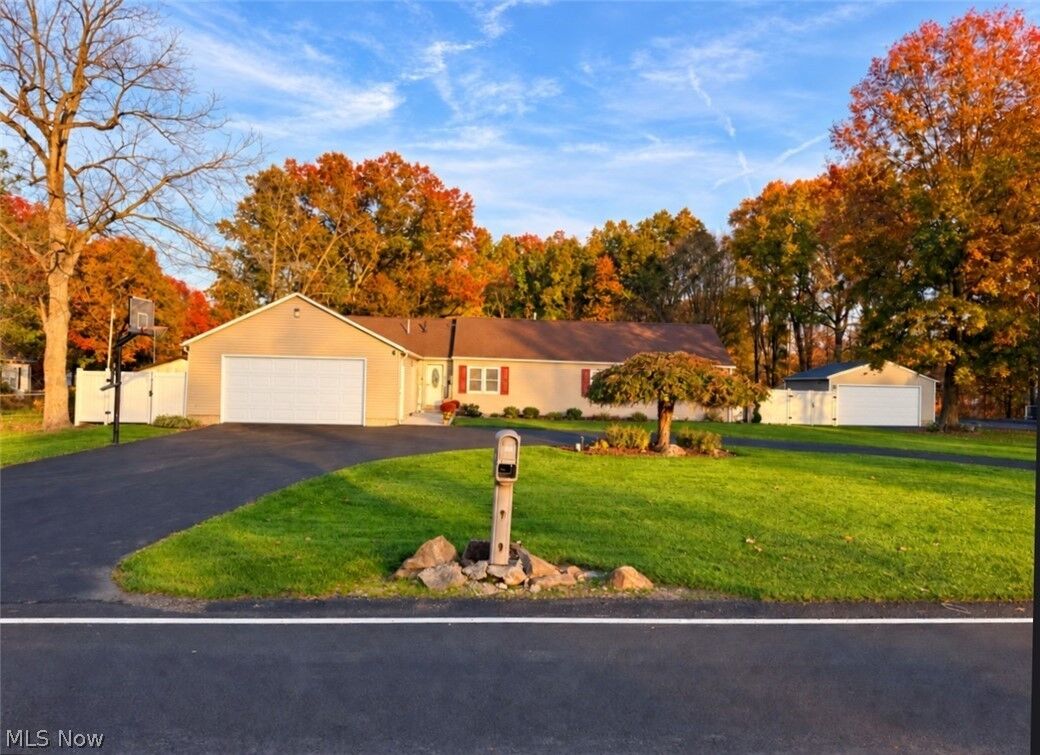 Property Photo:  579 County Line Road  OH 44429 