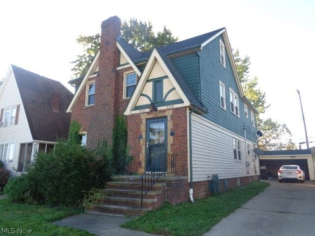 Property Photo:  3327 Brookview Boulevard  OH 44134 