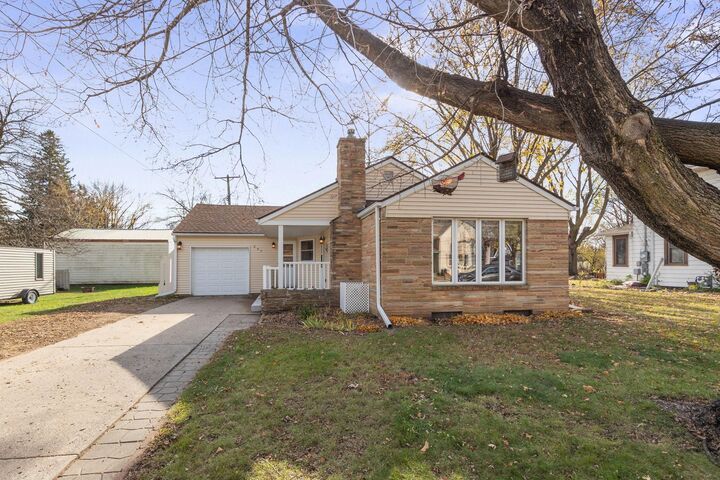 Property Photo:  207 1st Avenue N  MN 55354 