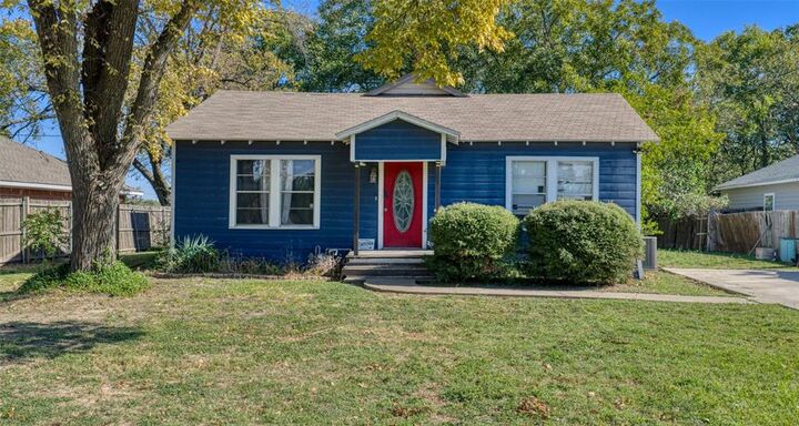 Property Photo: 637 N 15th Street TX 75110