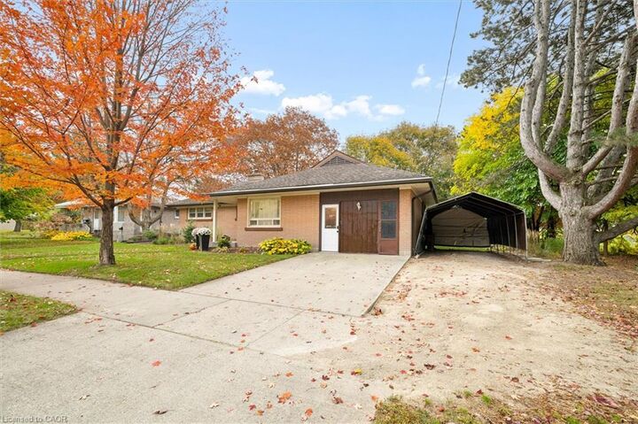Property Photo:  3 Oakwood Avenue  ON N2H 6G7 