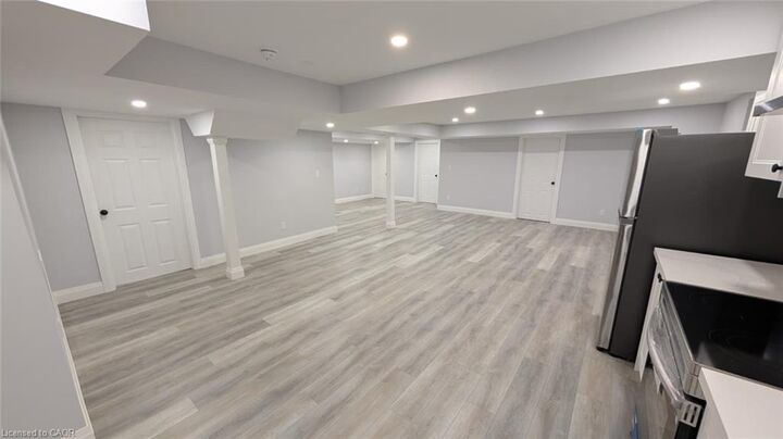 Property Photo:  137 Chaumont Drive  ON L8J 0J6 