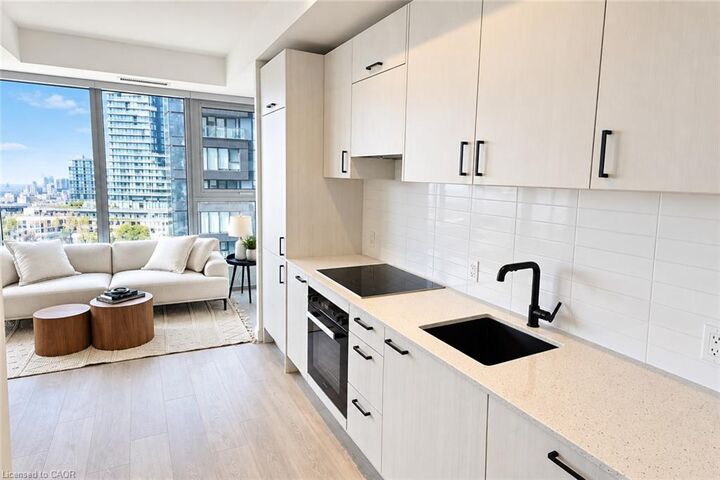 Property Photo:  