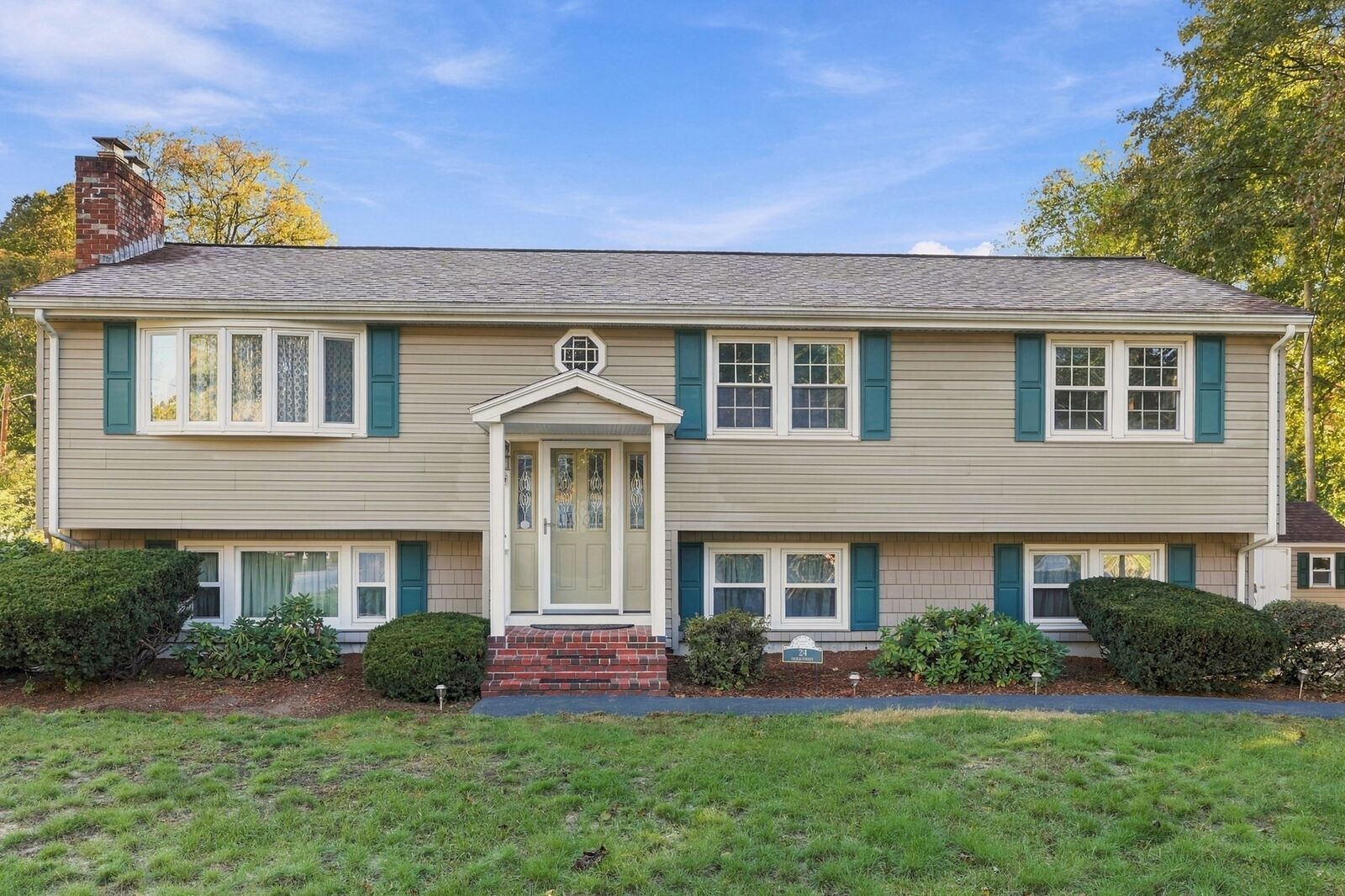 Property Photo:  26 Guild St  MA 01852 