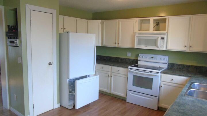 Property Photo: 613 10 Street AB T0L 0Z0