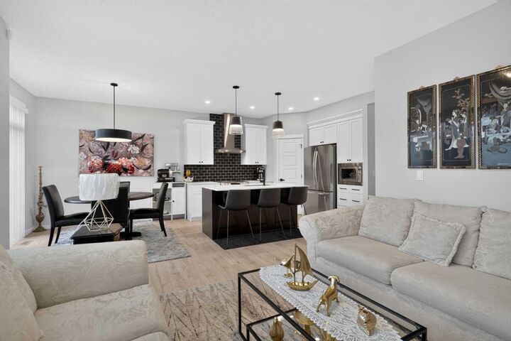 Property Photo:  143 Wolf Hollow Manor SE  AB T2X 5J8 