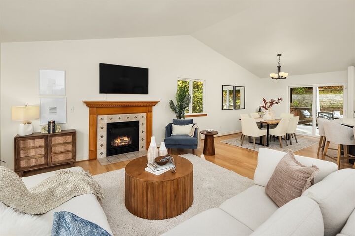 Property Photo: 17113 35th Avenue NE WA 98155