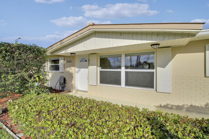 Property Photo:  4227 Crestdale Street  FL 33410 