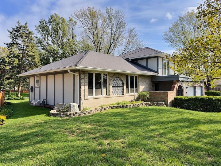 Property Photo:  264 S Willo-Esque  KS 67209 