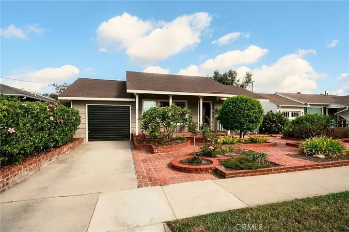 Property Photo:  5449 E Fairbrook Street  CA 90815 