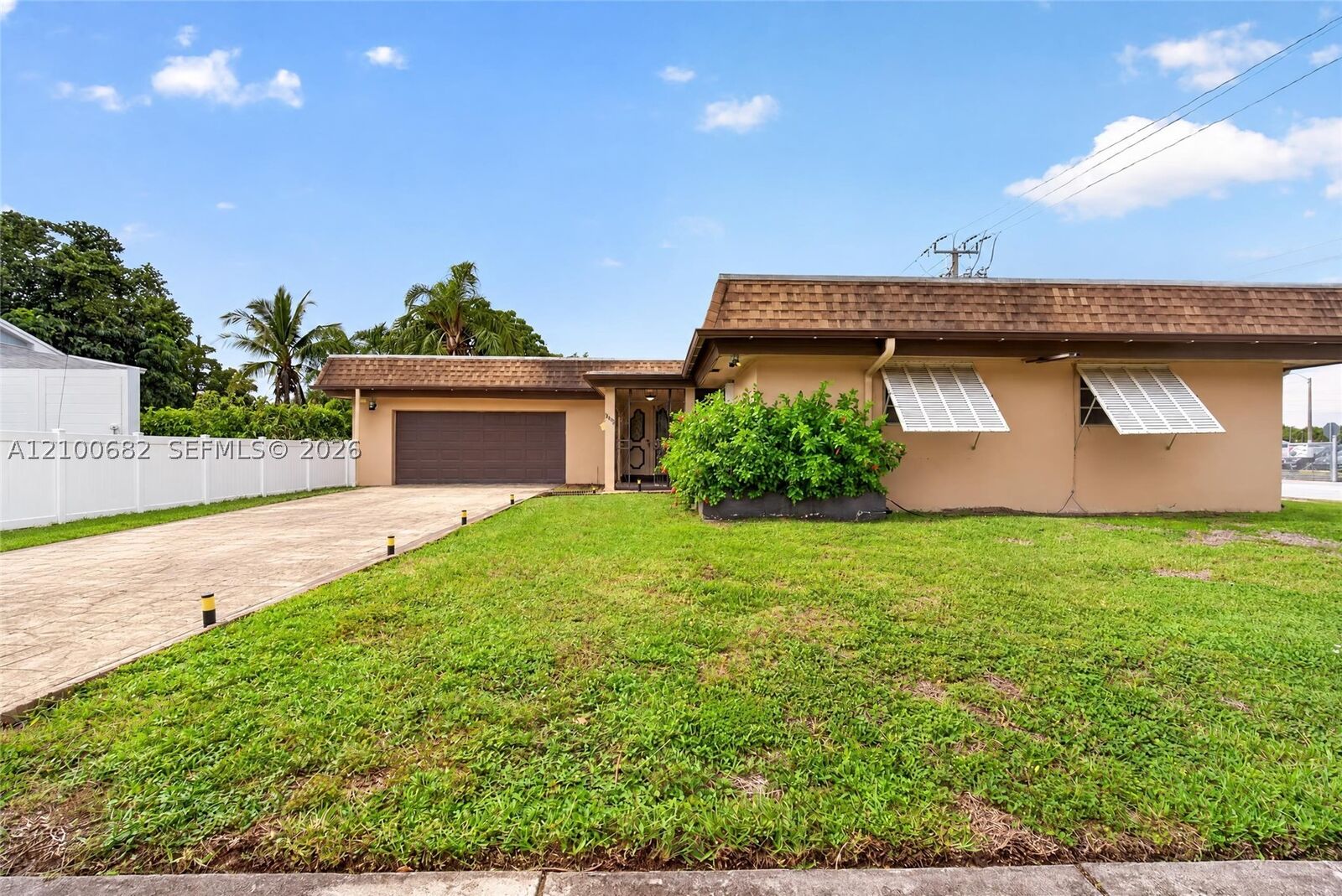 Property Photo: 8402 SW 102nd Ct FL 33173