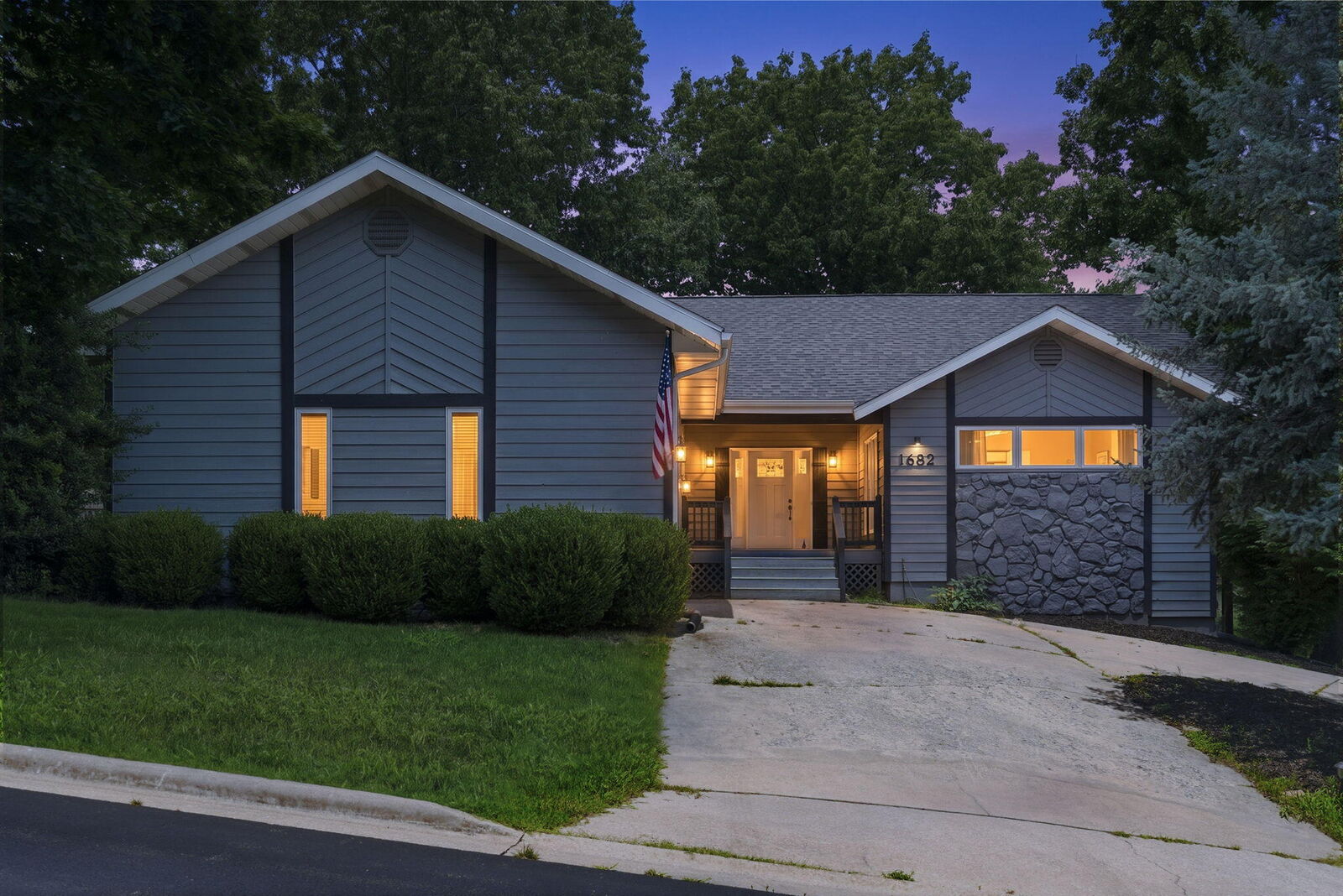 Property Photo:  1682 Pointe Royale Drive  MO 65616 