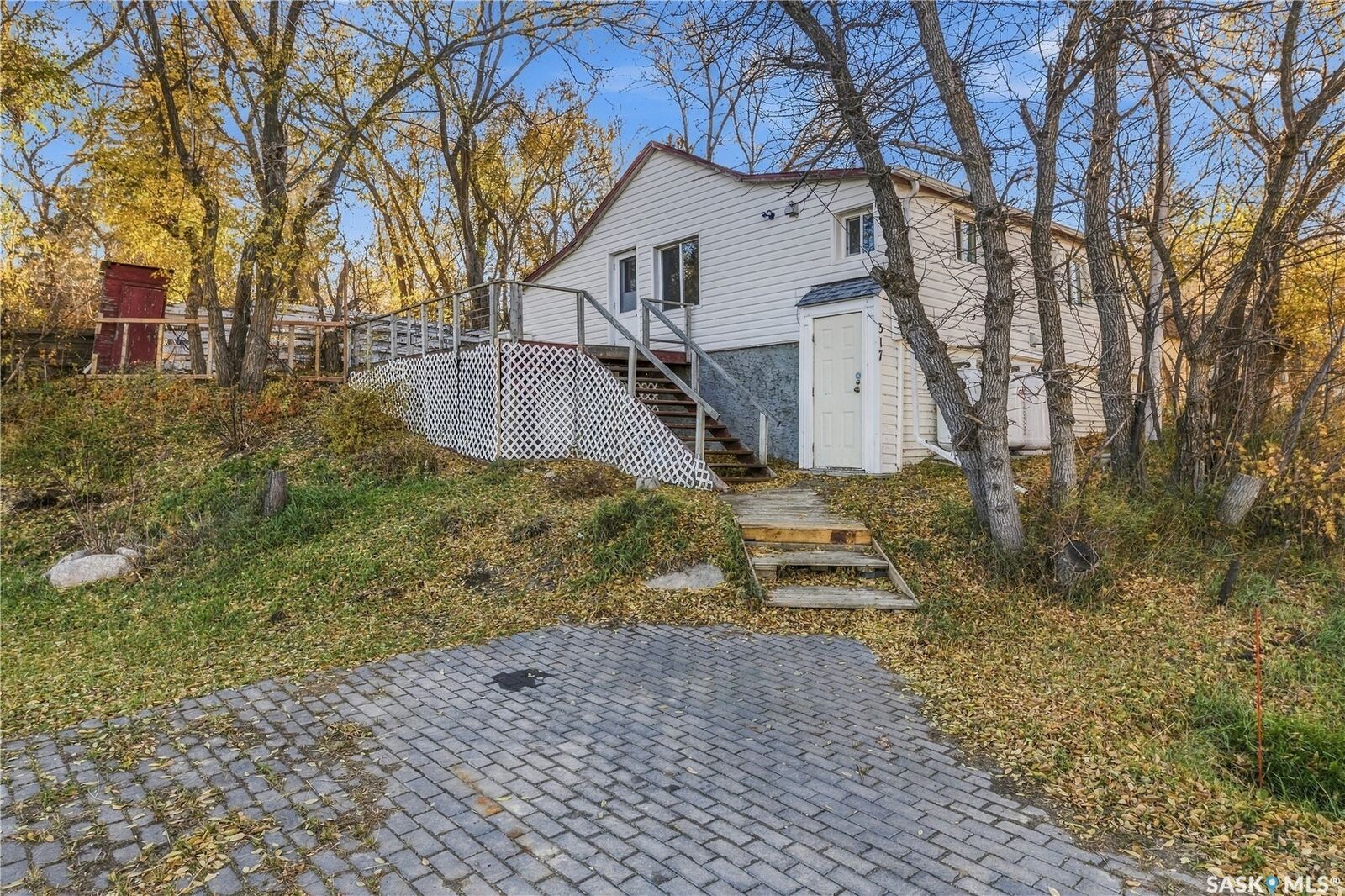 Property Photo:  317 2nd Avenue  SK S0G 4C0 