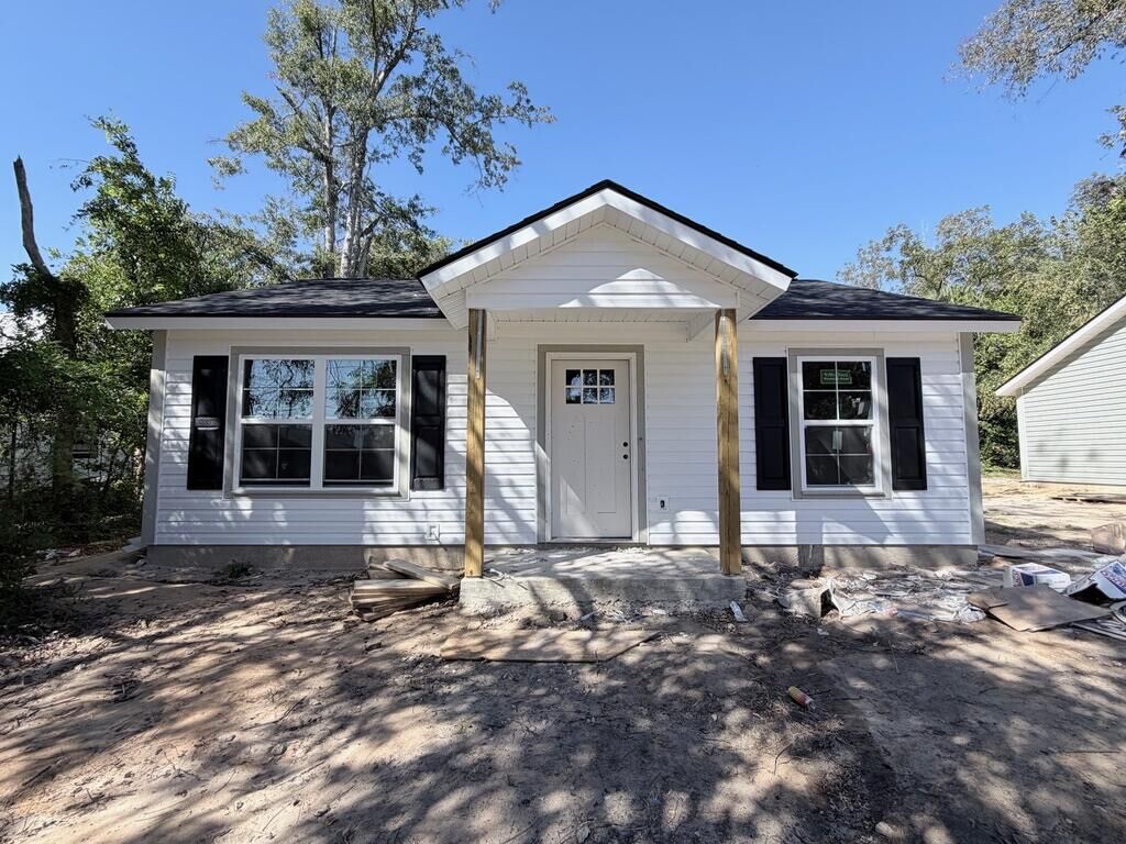 Property Photo: 320 W Jerger Street GA 31792