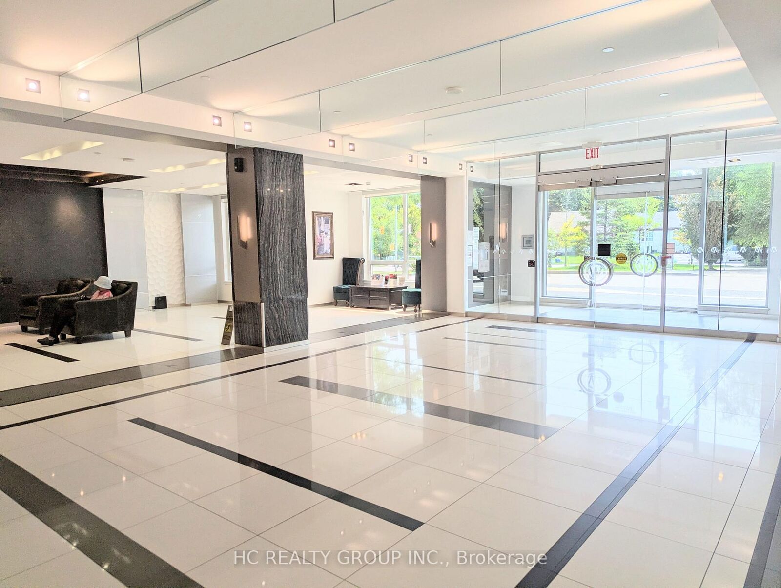 Property Photo:  7165 Yonge Street 111  ON L3T 0C5 