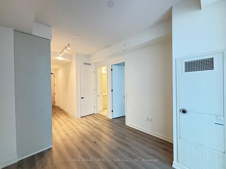 Property Photo: 28 Interchange Way 3115 ON L4K 0P8