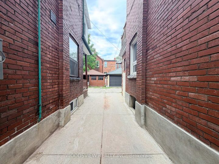 Property Photo:  152 Medland Street Main Floor  ON M6P 2N5 